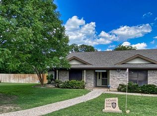 1810 Leslie Dr, Kerrville, TX 78028