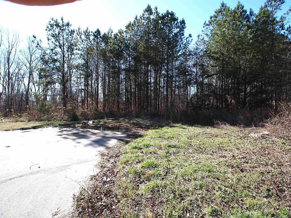 2nd image of 554 Vault Way