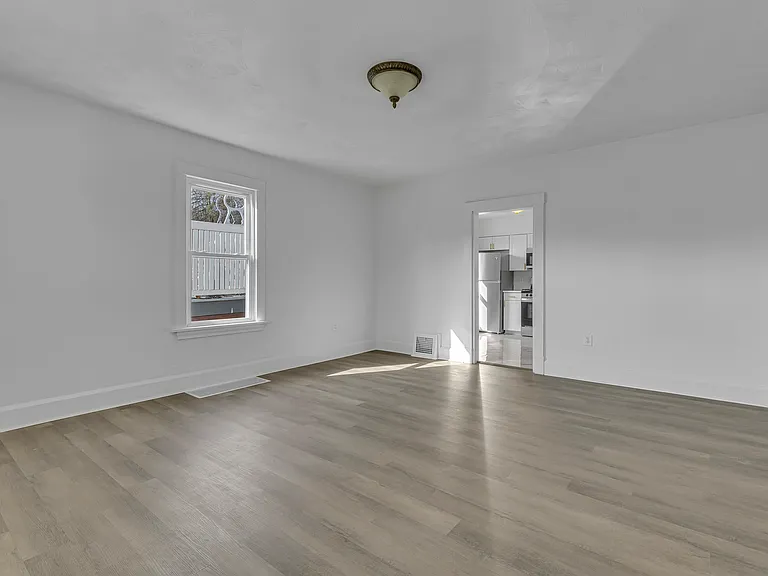 81 Beaver St — Photo 3