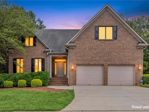 157 Cedar Ln, Advance, NC 27006