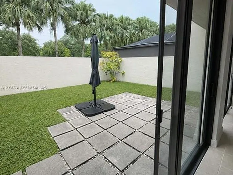 10672 SW 79th Ter #Townhouse 10672 — Photo 8