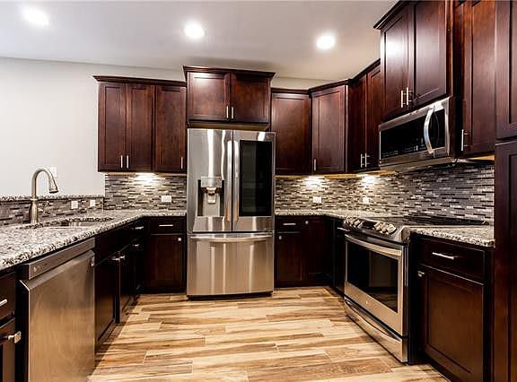 5th image of 119 West Shr
