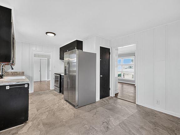5th image of 212 Porter Cir