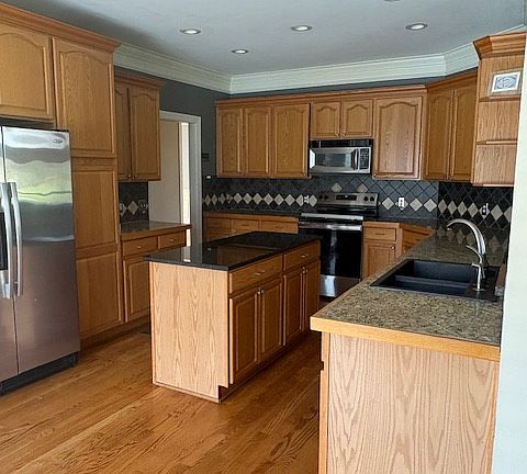 3rd image of 1702 Mildare Ct