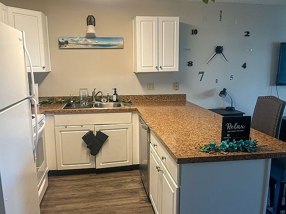 3rd image of 1850 Colony Dr APT 3D