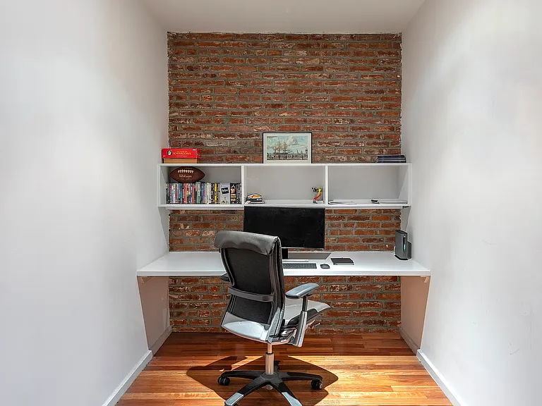 188 S 8th St #4 — Photo 3
