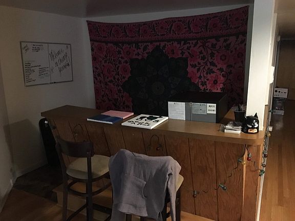 5th image of 1025 W Dakin St Unit 1E
