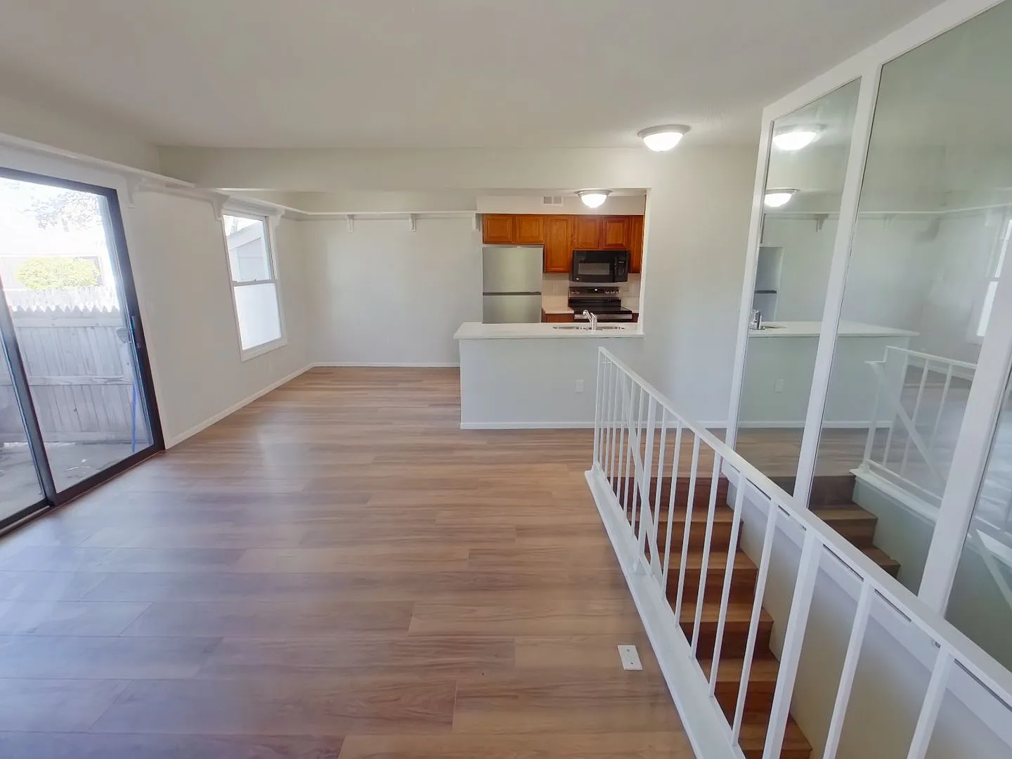 3 bed, 2.5 bath, 1635 sqft, $1,650 — Photo 3