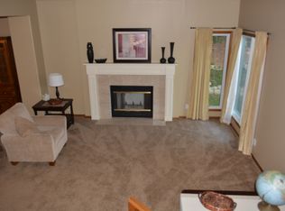 7050 SW Fountaindale Rd, Topeka, KS 66614