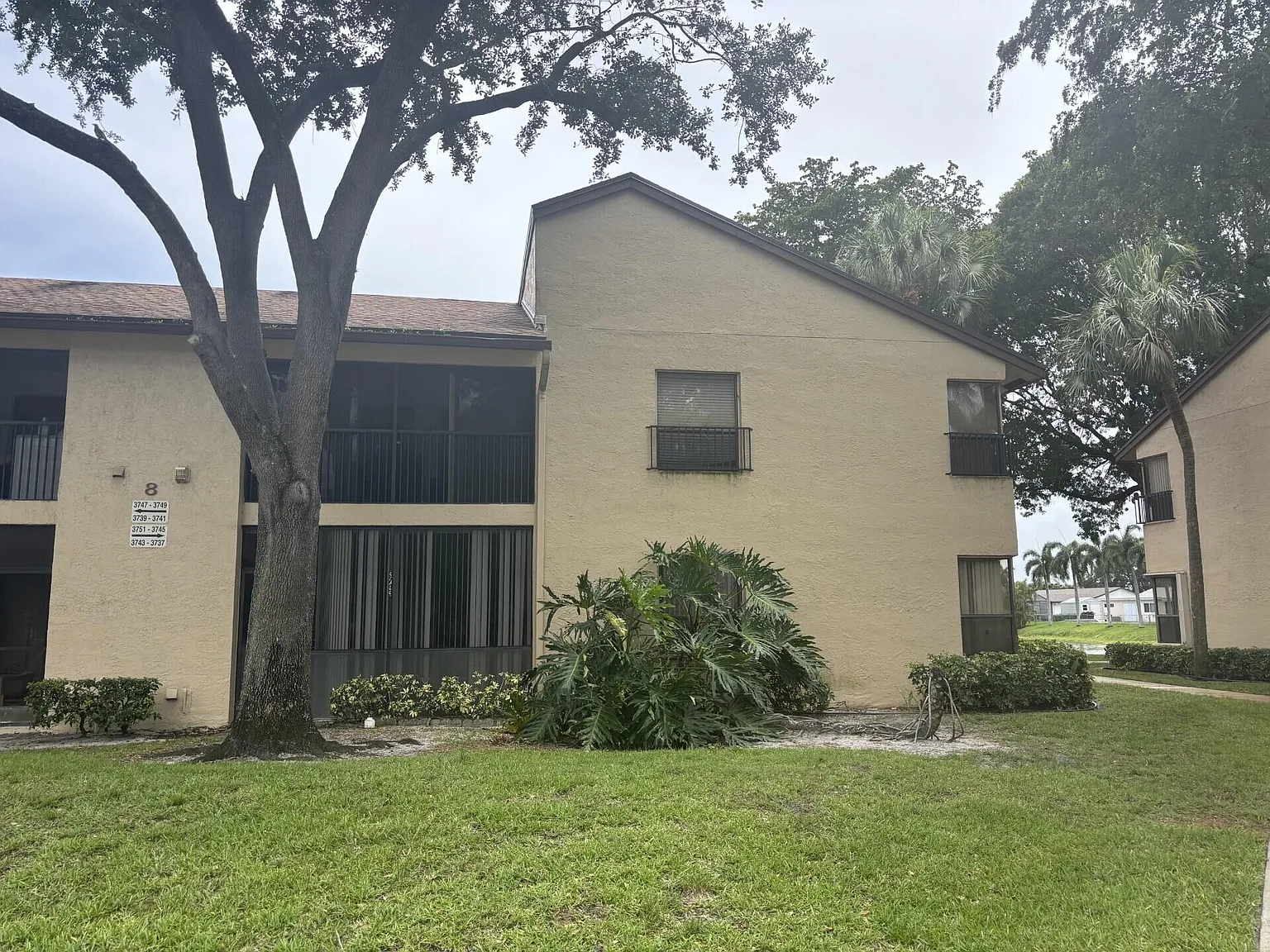 2 bed, 2.0 bath, 982 sqft, $2,400 — Photo 1