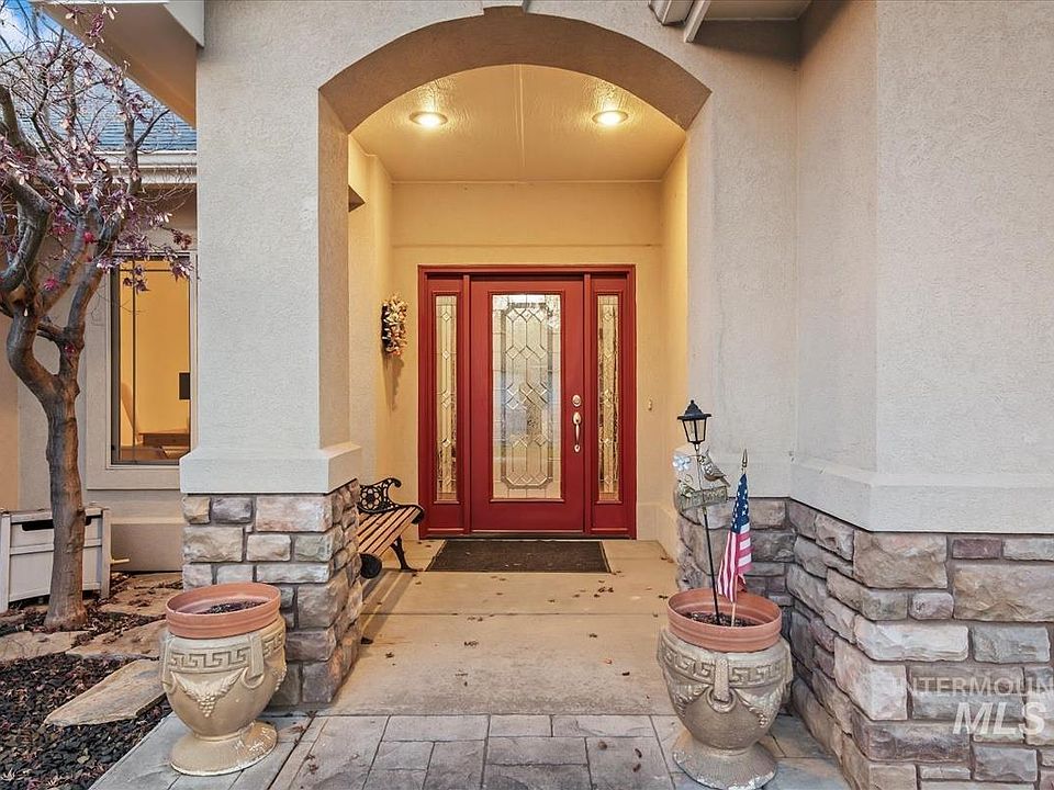 1st image of 2308 E Chimere Dr