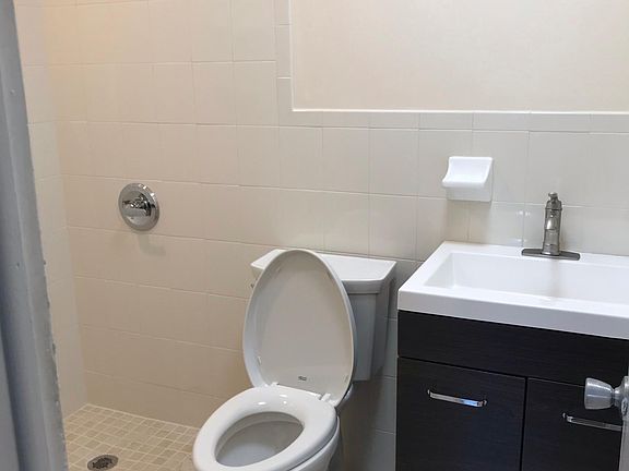 4th image of 72 Queensdale St #1