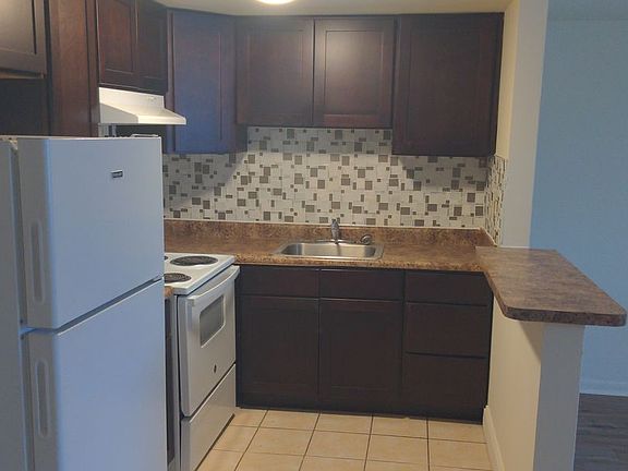 2nd image of 5300-5321 W Tilghman St #5321-38