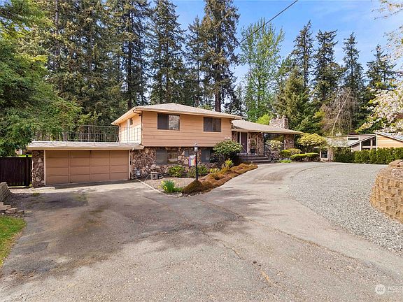 5th image of 10422 Interlaaken Drive SW