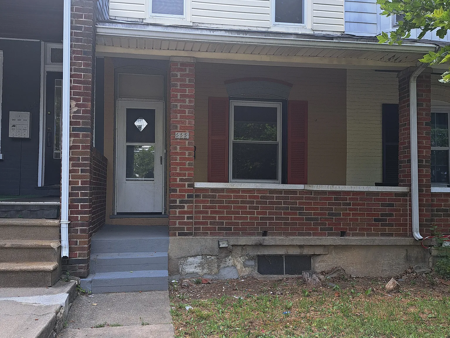 5 bed, 1758 sqft, $2,300 — Photo 2