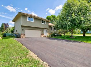 94 Oak Ave SW, Saint Michael, MN 55376