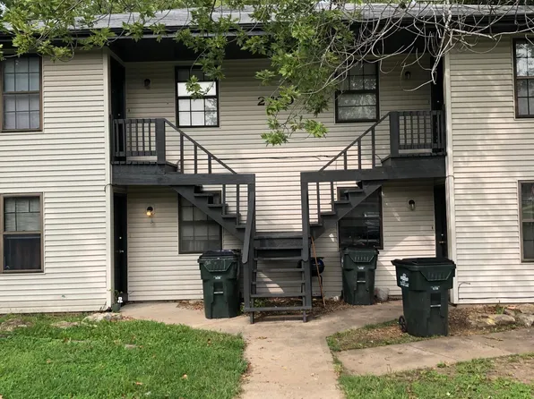 2709 NW 6th St #C, Blue Springs, MO 64014