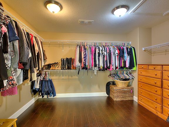 3rd image of 503 Clydesdale Ct