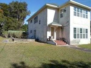110 E Magnolia Ave, Howey In The Hills, FL 34737