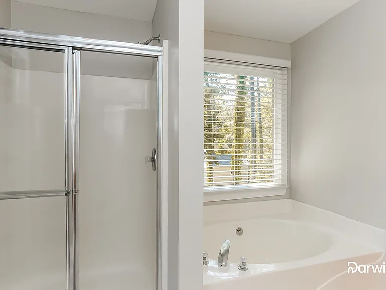 149 Lincoln Dr — Photo 10
