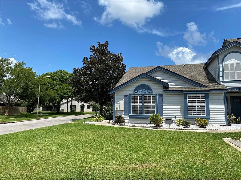 2 bed, 2.0 bath, 1140 sqft, $1,895 — Photo 3