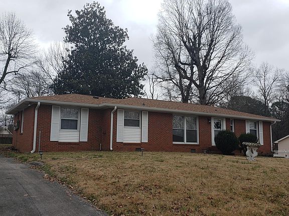 2nd image of 105 Meadowbrook Dr