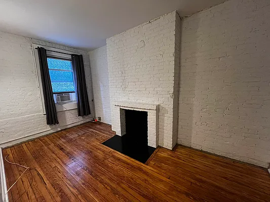 Rented by Salon Realty Corp | media 5