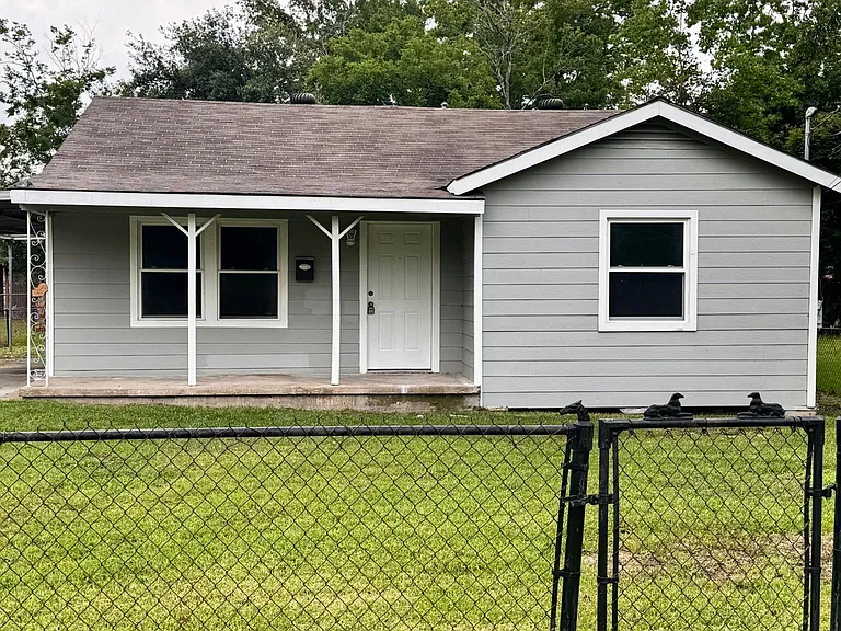 1720 Ives St — Photo 1