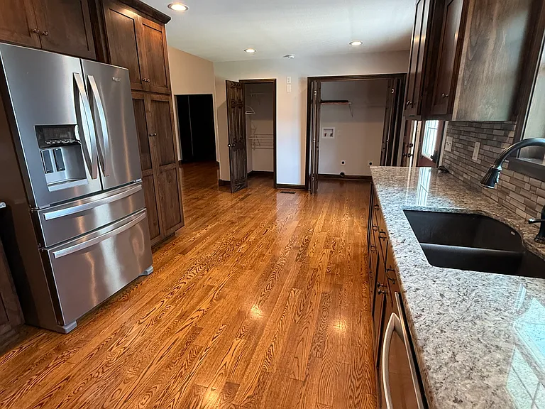 906 Summit Rd — Photo 5
