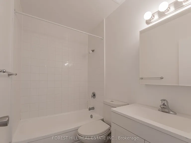 32 Clayland Dr #301 — Photo 6