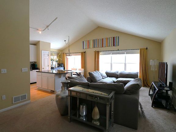 3rd image of 804 Kassie Ct