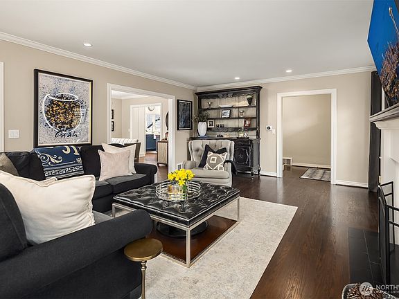 4th image of 4123 51st Avenue NE