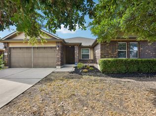 300 Hendelson Ln, Hutto, TX 78634