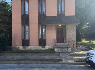 704 S High St #B, Belleville, IL 62220