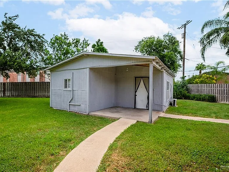 2202 Ella St — Photo 24