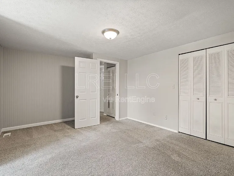 817 Lancelot Ct — Photo 14