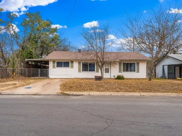 352 Lake Dr, Kerrville, TX 78028