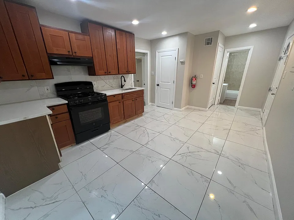 210 W Broadway #3