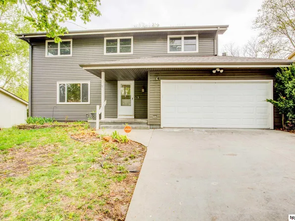 5018 Parkview Dr, Omaha, NE 68134