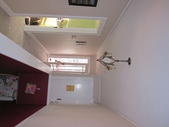 5th image of 1556 W Willow St