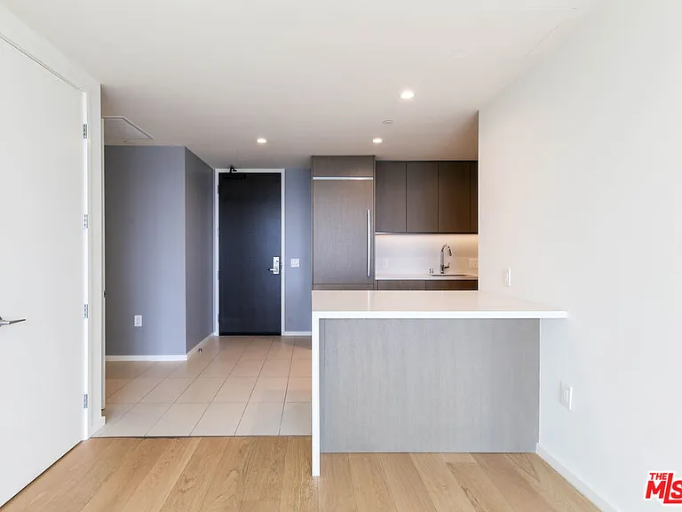 889 Francisco St #2401 — Photo 4