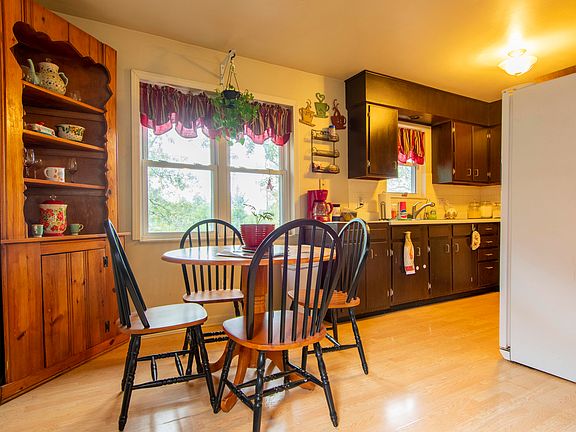 5th image of 2419 Meadowlark Ln