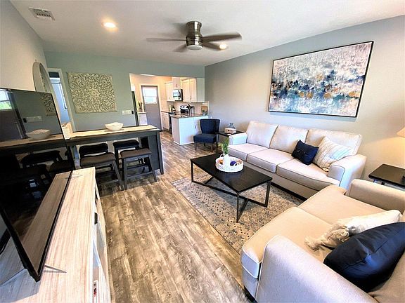 2nd image of 154 Anchorage St #3