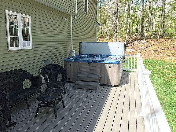 Back Deck and 7-person Spa
