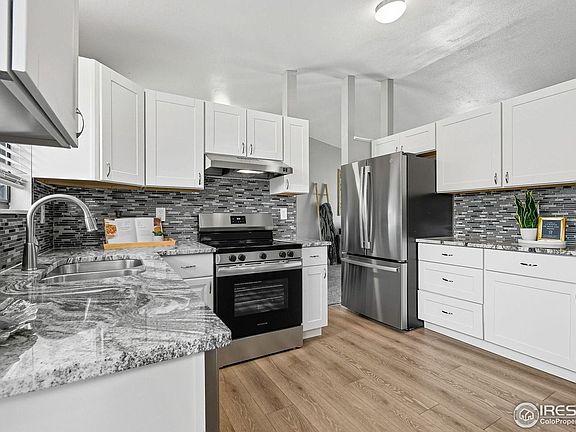 2nd image of 2455 Wyandotte Dr