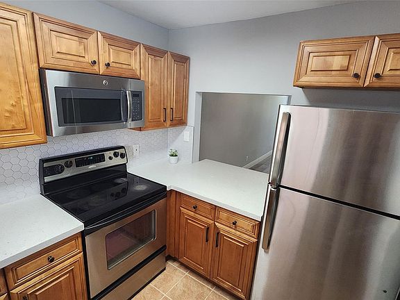 5th image of 9471 Evergreen Place #205