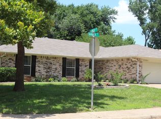 3521 Banner Ct, Edmond, OK 73013