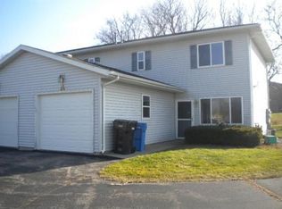 239 Thomson Ln APT A, Oregon, WI 53575