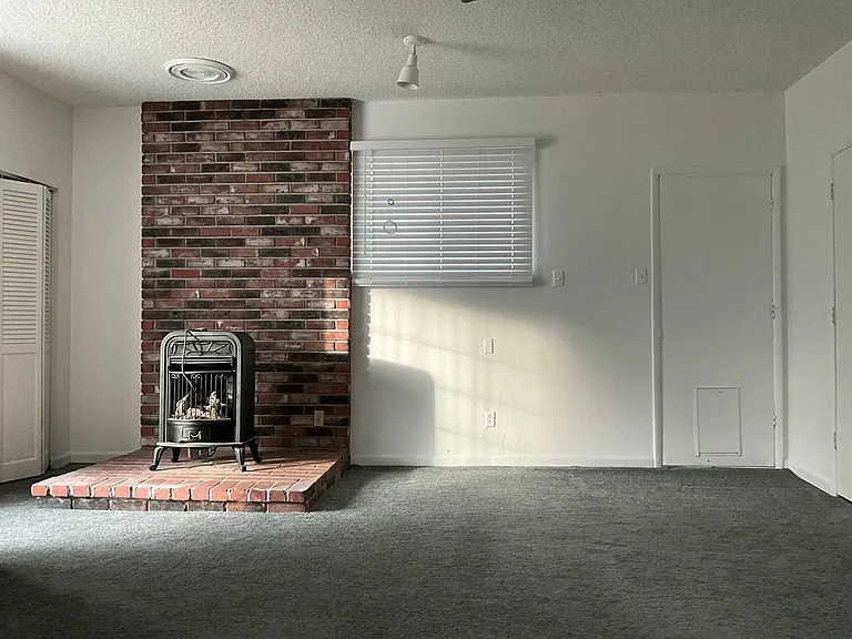 2109 Kansas St — Photo 3