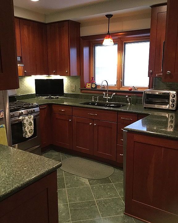 2nd image of 913 Hendrickson Blvd
